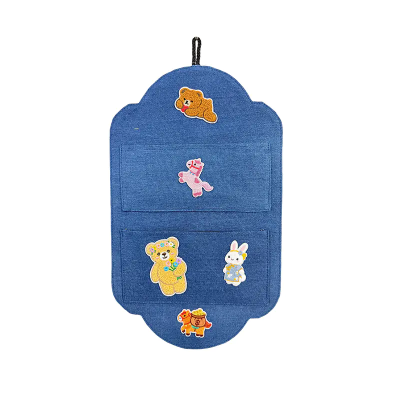 Organisateur de toilette suspendu en denim avec patchs amovibles